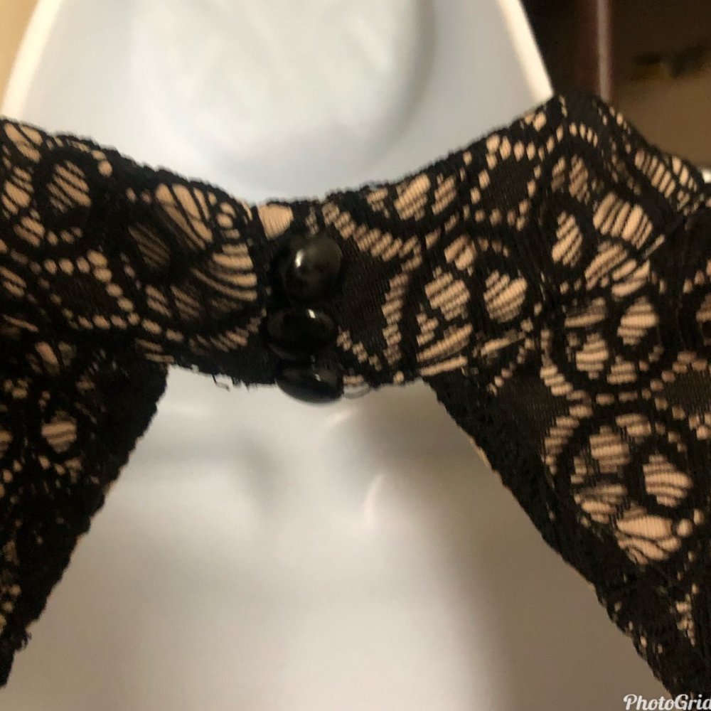 Designer black and nude high neck lace - Picture 3 of 8
